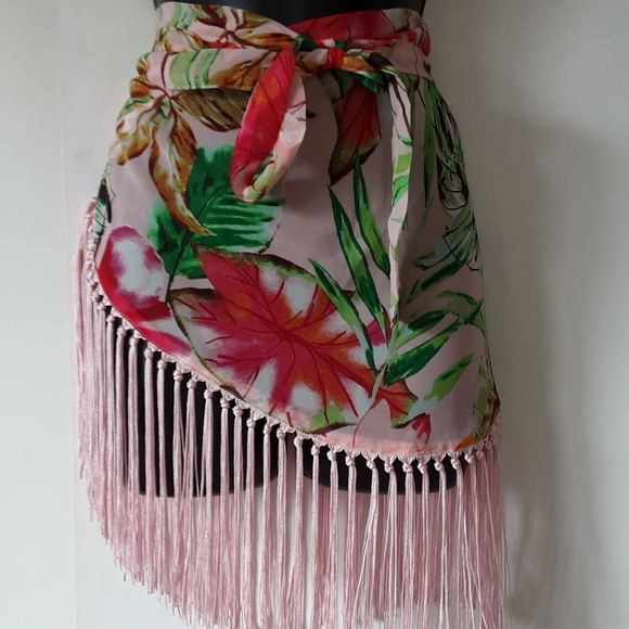 TiniBikini Tropical Print Pink Fringe Wrap/Cover Up NWT - Picture 5 of 9